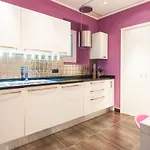 Merveilleux 2p, A 50 M De La Plage, En Plein Centre Appartement