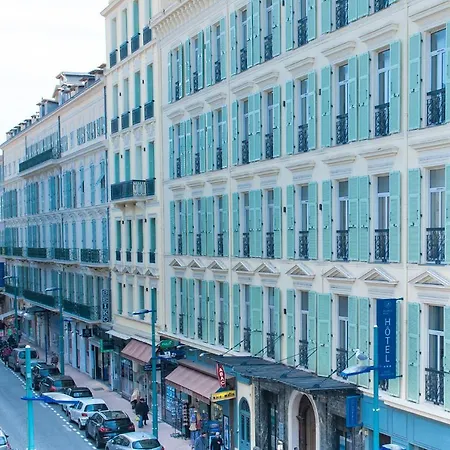 Merveilleux 2p, A 50 M De La Plage, En Plein Centre Appartement